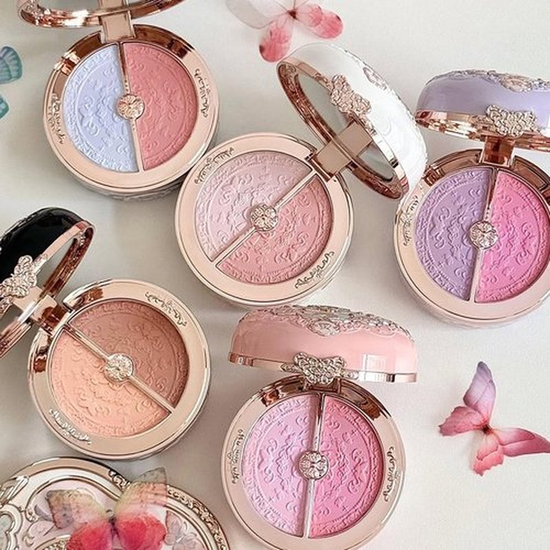 Flower Knows Butterfly Cloud Collar Rouge Box Highlighting & Blush Duo Powder,Peach+Pink Two Tone Matte Blush for Cheeks Bulidable & Blendable Palette,0.21 Oz(01 Rouge Snow)