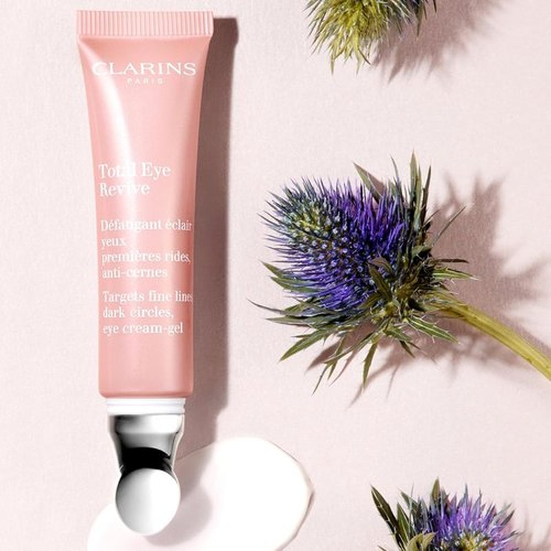 Clarins Total Eye Revive - Anti-Aging Cream-Gel Eye Treatment | Smooths Fine Lines & Dark Circles | 0.5 Oz