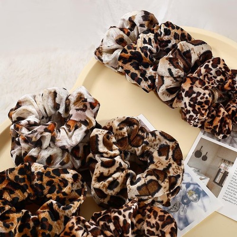 Mirlern 16-Piece Velvet Scrunchies for Women & Girls, No Damage Elastic Big Hair Ties Cute Soft Ponytail Holders Hair Bands for Thin Thick Hair Accessories (Leopard Print-C)