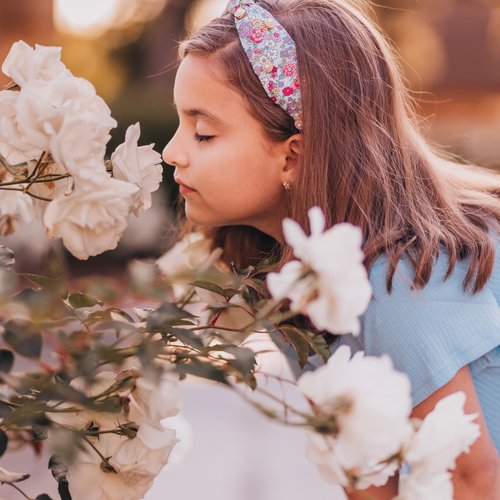 FROG SAC Floral Knot Headband for Girls, Pearl Stud Knotted Headbands for Kids, Flower Studded Hair Band Accessories for Children, Cute Comfortable Back to School Hairband