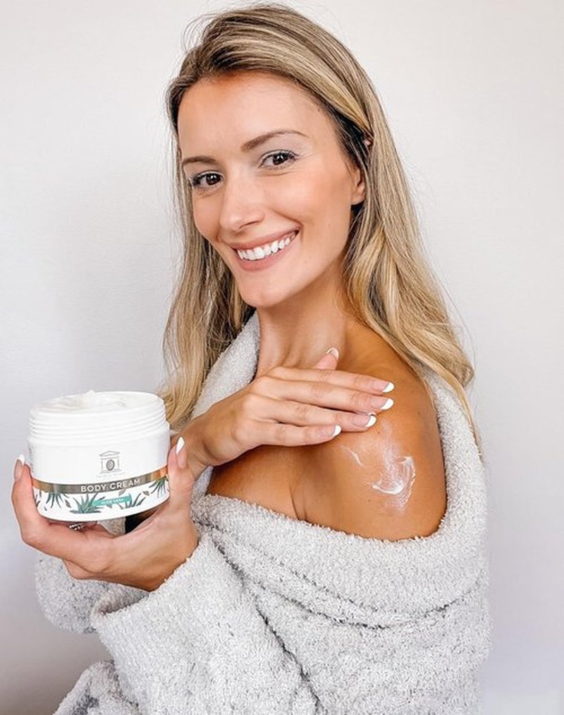 Regine Switzerland Body Cream - Deep Hydration with Olive Oil & Aloe Vera, 7.05 fl. oz