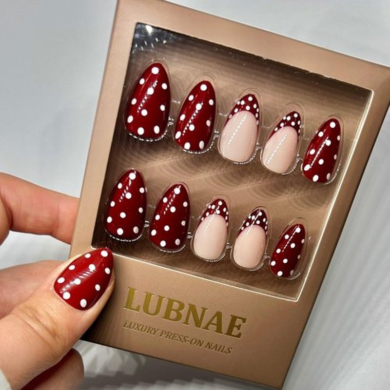 Lubnae -Designed in PARIS. Luxury Collection Press-On Nails – Collection – 30 Reusable Nails with Glue – Almond Short – Salon Quality at Home (Snow Red)