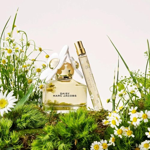 Marc Jacobs Daisy Eau de Toilette - Radiant Floral Women's Perfume with Wild Berry Notes