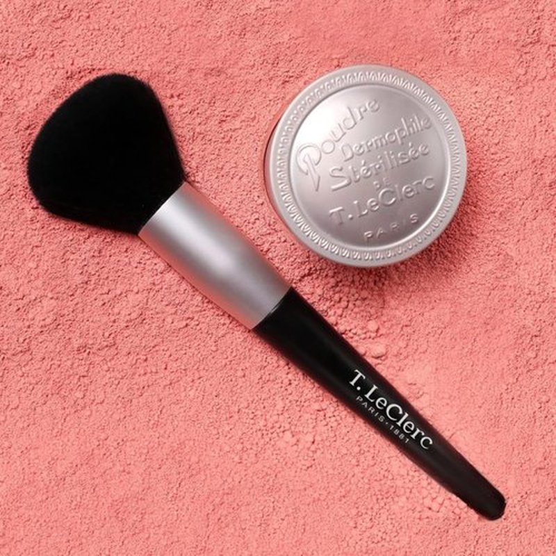 T. LeClerc Loose Facial Powder - Longwear Mineral Makeup That Minimizes Pores & Blurs Fine Lines | Orchidee