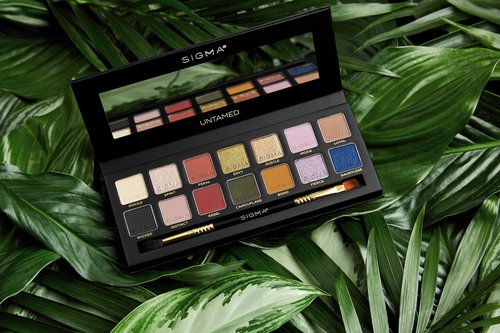 Sigma Beauty Untamed Eyeshadow Palette - 14 Bold Eyeshadow Shades in Matte, Shimmer and Metalic Finishes - Highly Pigmented Vegan Eye Makeup Palette - Clean Beauty Products
