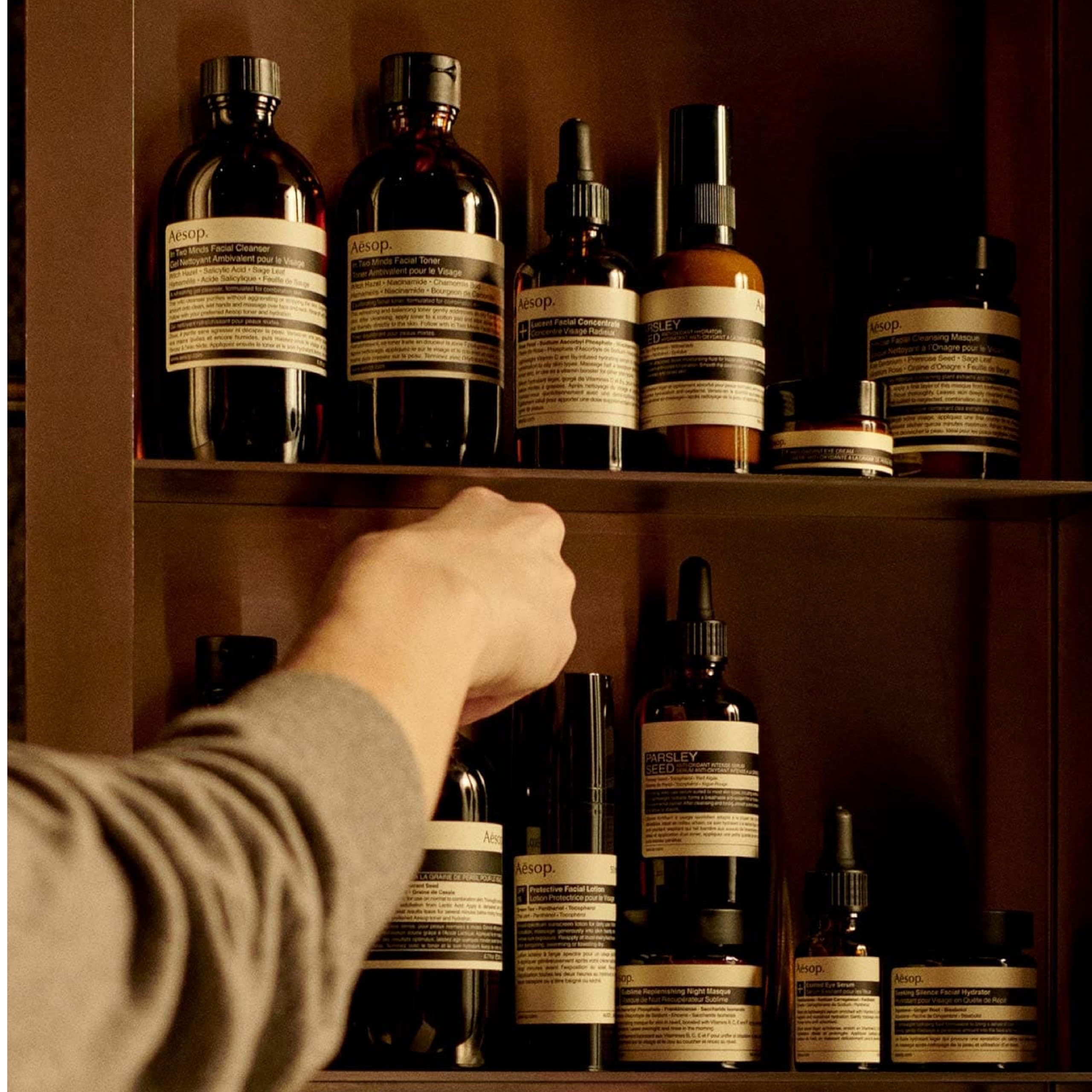 Aesop Volumizing Shampoo | Lifting Formulation for Volume and Body for Thin or Fine Hair | Botanical Oils to Soften Hair and Add Shine | 16.9oz / 500mL