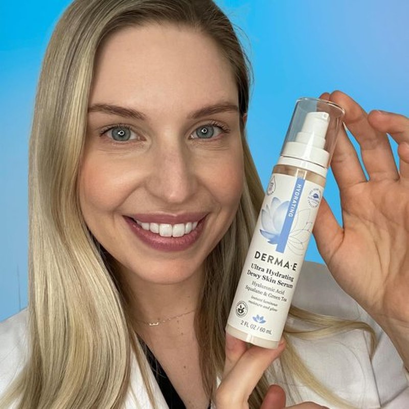 DERMA E Ultra Hydrating Dewy Skin Serum - Moisturizing Anti-Aging Treatment with Squalane & Hyaluronic Acid | 2 FL Oz