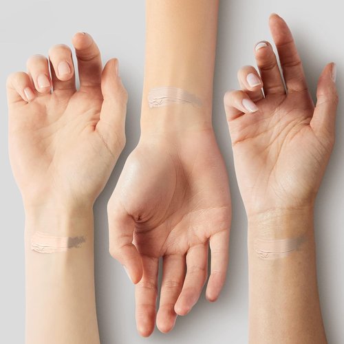 COVERGIRL & Olay Simply Ageless 3-in-1 Liquid Foundation - Matte Finish with Hyaluronic Acid & Vitamin C, 220 Creamy Natural
