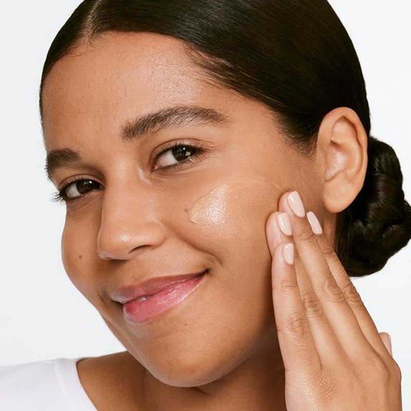 Clinique Moisture Surge Sheertint Hydrator - Hydrating Tinted Moisturizer SPF 25 | Sheer Coverage, Natural Finish