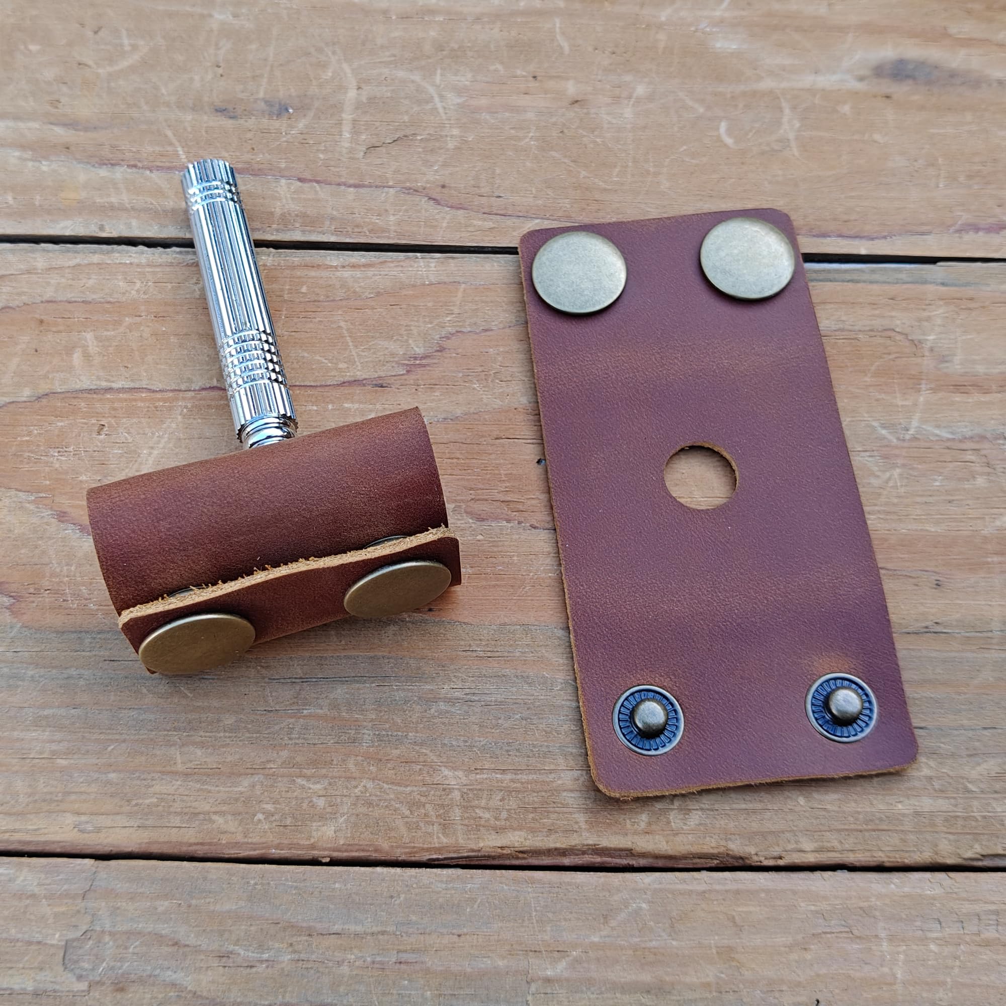 MEEBOY Handmade leather Double Satety Edge Razor Head Protective Sheath For men, Leather Shaving Travel Cover Fits Most Safety Razors (Brown)