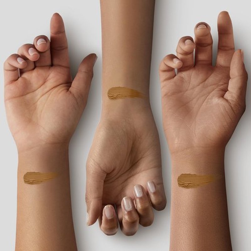 Makeup Revolution Conceal and Define Foundation, Full Coverage & Matte Finish, F14.7 for Dark Skin Tones, Vegan & Cruelty-Free, 0.7 Fl Oz