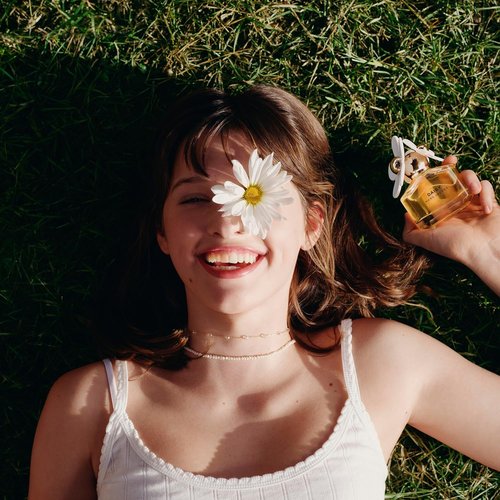 Marc Jacobs Daisy Eau de Toilette - Radiant Floral Women's Perfume with Wild Berry Notes