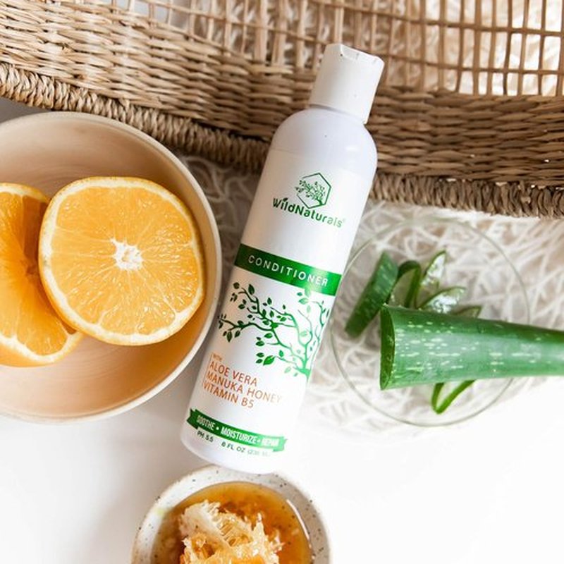 Skiennix Natural Hydrating Conditioner - Sulfate-Free Dandruff Relief with Aloe Vera & Manuka Honey | Ideal for Oily & Curly Hair