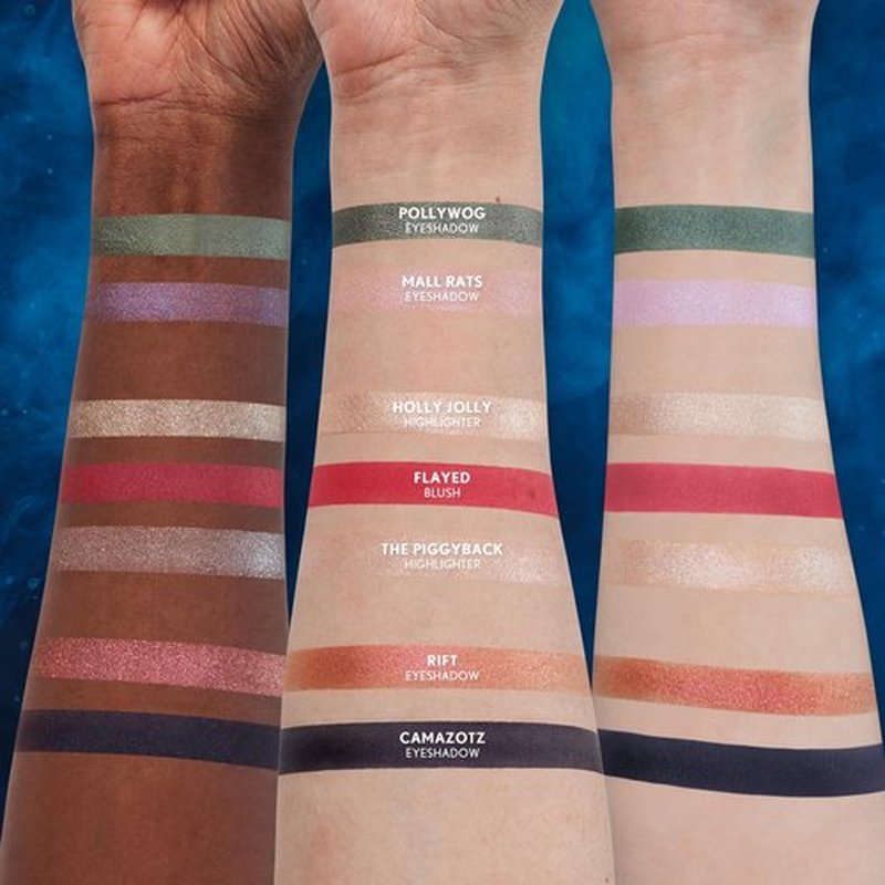 COVERGIRL x STRANGER THINGS The Crawl Face & Eye Multi-Palette
