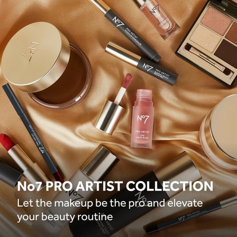 No7 Pro Artist Loose Setting Powder - Soft-Focus Translucent Powder to Help Blur Imperfections & Absorb Oil - Creates a Sheer Veil on the Skin and Helps Makeup Last - Translucent (0.95 oz)