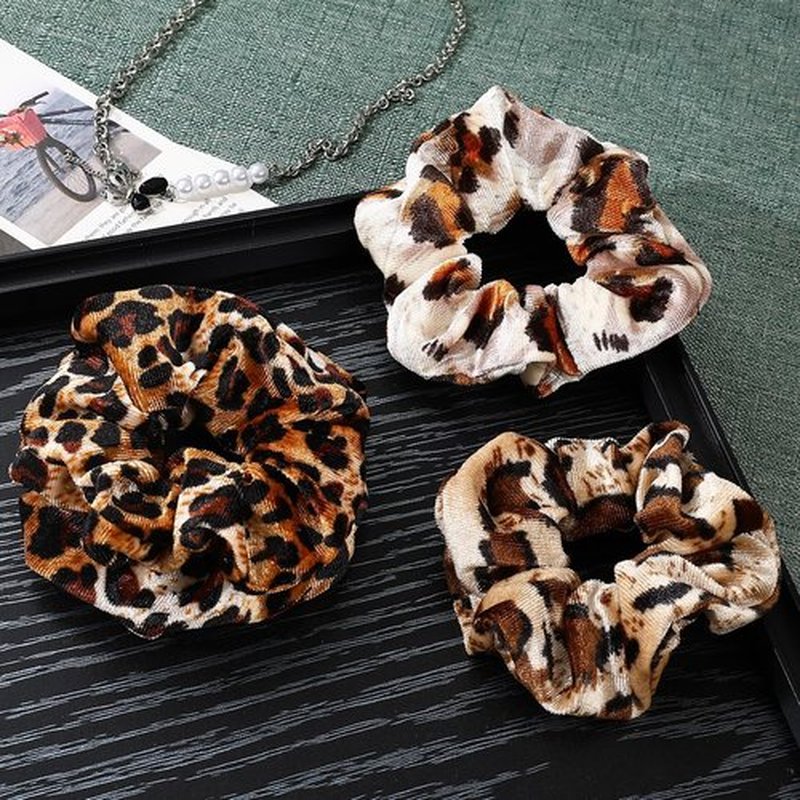 Mirlern 16-Piece Velvet Scrunchies for Women & Girls, No Damage Elastic Big Hair Ties Cute Soft Ponytail Holders Hair Bands for Thin Thick Hair Accessories (Leopard Print-C)