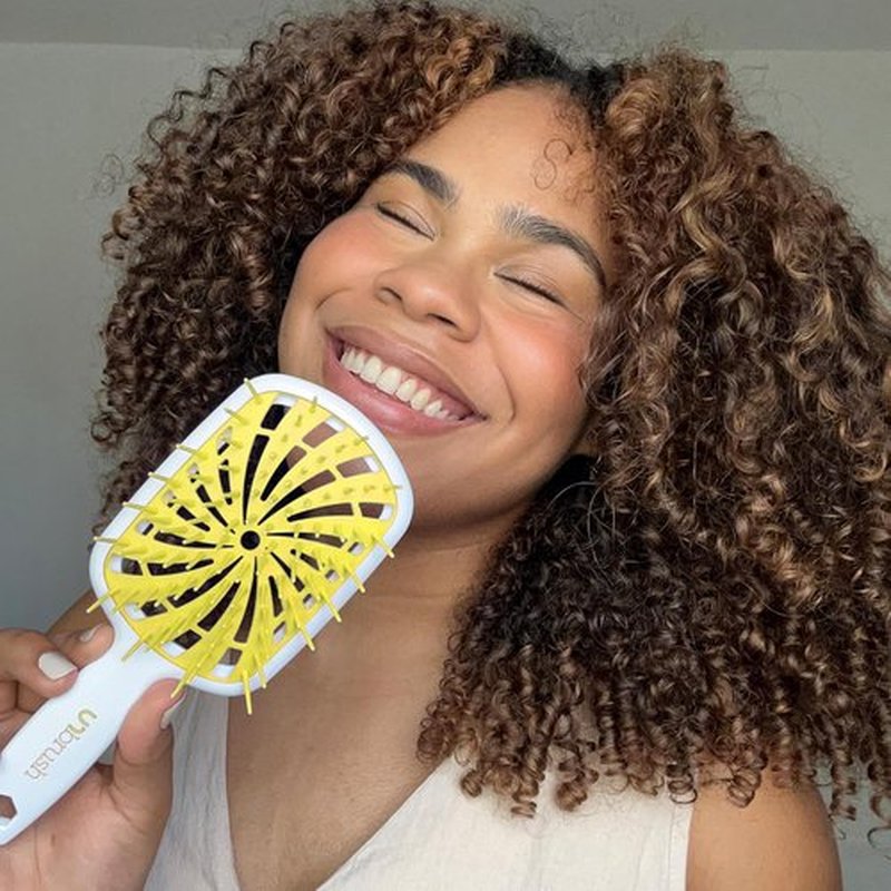 FHI Heat UNbrush Plus - Gentle Curly Hair Brush for Effective Detangling | 84 UltraFlex Bristles, Lightweight & Vented