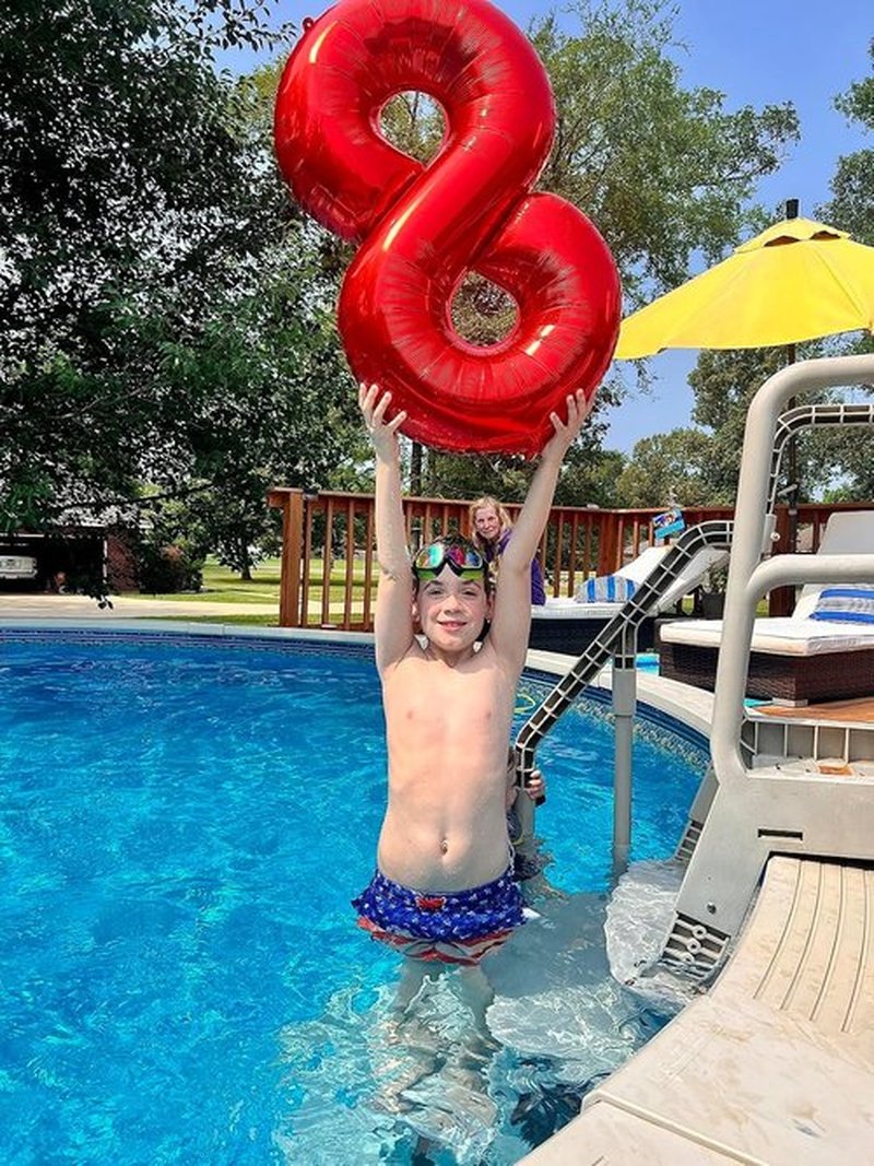 Red 40-Inch Number 8 Balloon by [Brand Name] - Perfect for 8th Birthday Parties, Weddings & Graduations