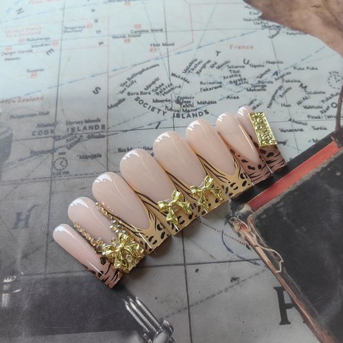 Leopard Brown Press on Nails Long Gold Fake Nails Glossy Bow Cheetah Glue on Nails Heart Coffin Acrylic Nails Spear Zebra False Nails Dollar Money Stick on Nails Rhinestones French Tip Nails for Women