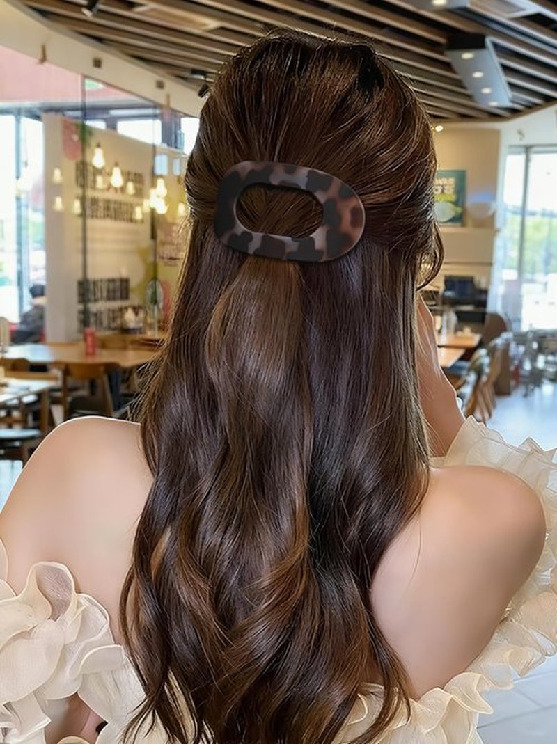 AWAYTR Flat Hair Clips For Women Lay Flat Claw Clip for Hair 6Pcs Large Hair Claw Clips for Driving Yoga (Leopard Series)