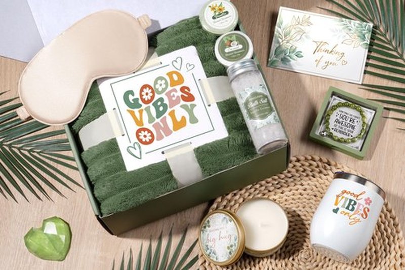 Mothers Day Birthday Gifts for Women Self Care Gift, Get Well Soon Gift Baskets Relaxing Spa Care Package for Women with Blanket, Unique Easter Gift Baskets for Mom Her Wife Girlfriend Friend Sister