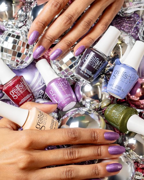 Gelish MINI Holiday Winter On My Wish List Collection - 9mL TPO-Free Soak Off Polish, Long-Lasting, Vibrant Color, Professional Quality, High Shine, Chip-Resistant (Wrapped Around Your Finger)