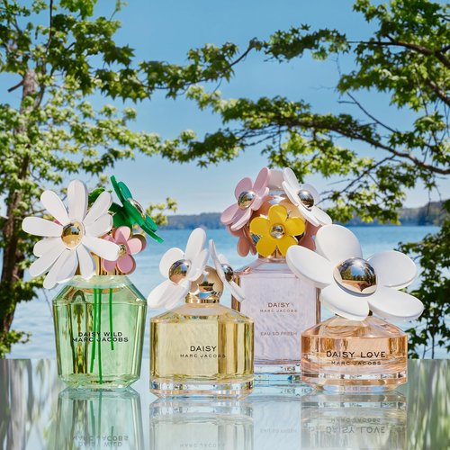 Marc Jacobs Daisy Eau de Toilette - Radiant Floral Women's Perfume with Wild Berry Notes