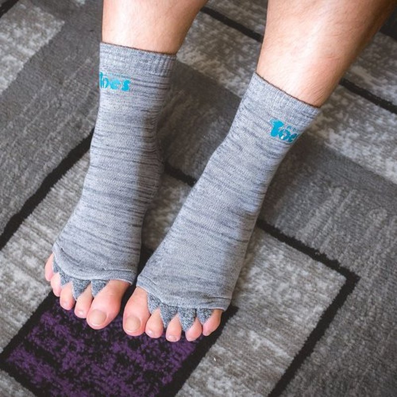 Bamboo Foot Alignment Socks - Toe Separators for Women & Men, Plantar Fasciitis, Bunions, Yoga Sports Gym Massage Toe Spacers for Foot Alignment