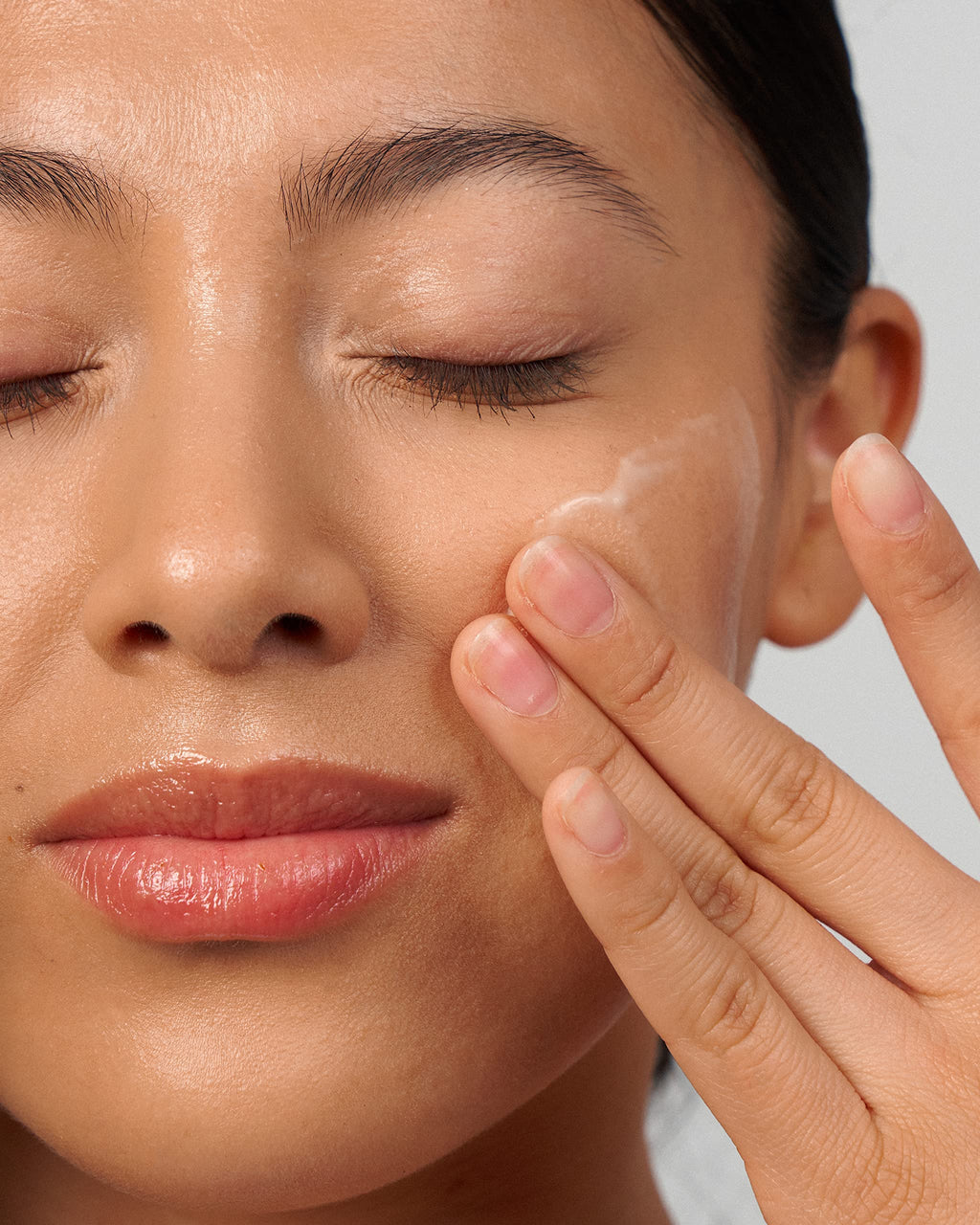 Novexpert The Peeling Night Cream - Visibly Brighter Skin - Smooth And Radiant Complexion - Deeply Exfoliates And Nourishes - Hypoallergenic - Vegan - Normal, Combination And Oily Skin Types - 1.3 Oz