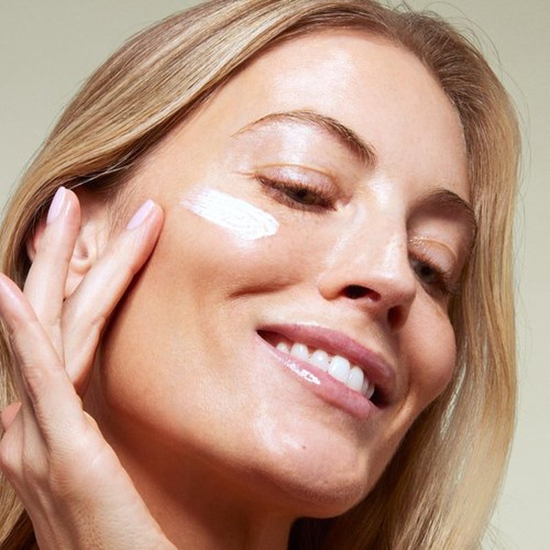 Clarins Extra-Firming Day Cream SPF 15 | Anti-Aging Moisturizer | UVA/UVB Protection | Visibly Regenerated, Firmer Skin* | Boosts Radiance