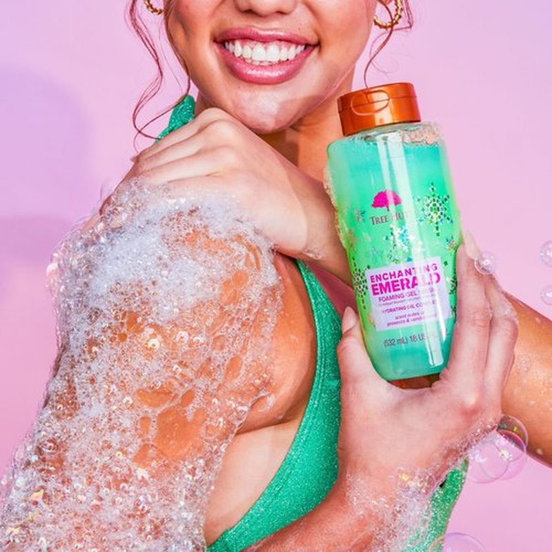 Tree Hut Enchanting Emerald Foaming Gel Wash | Cleanse & Soothe Skin Without Stripping Moisture | Made with our Hydrating Oil Complex | Limited Edition Holiday | 18 fl oz.