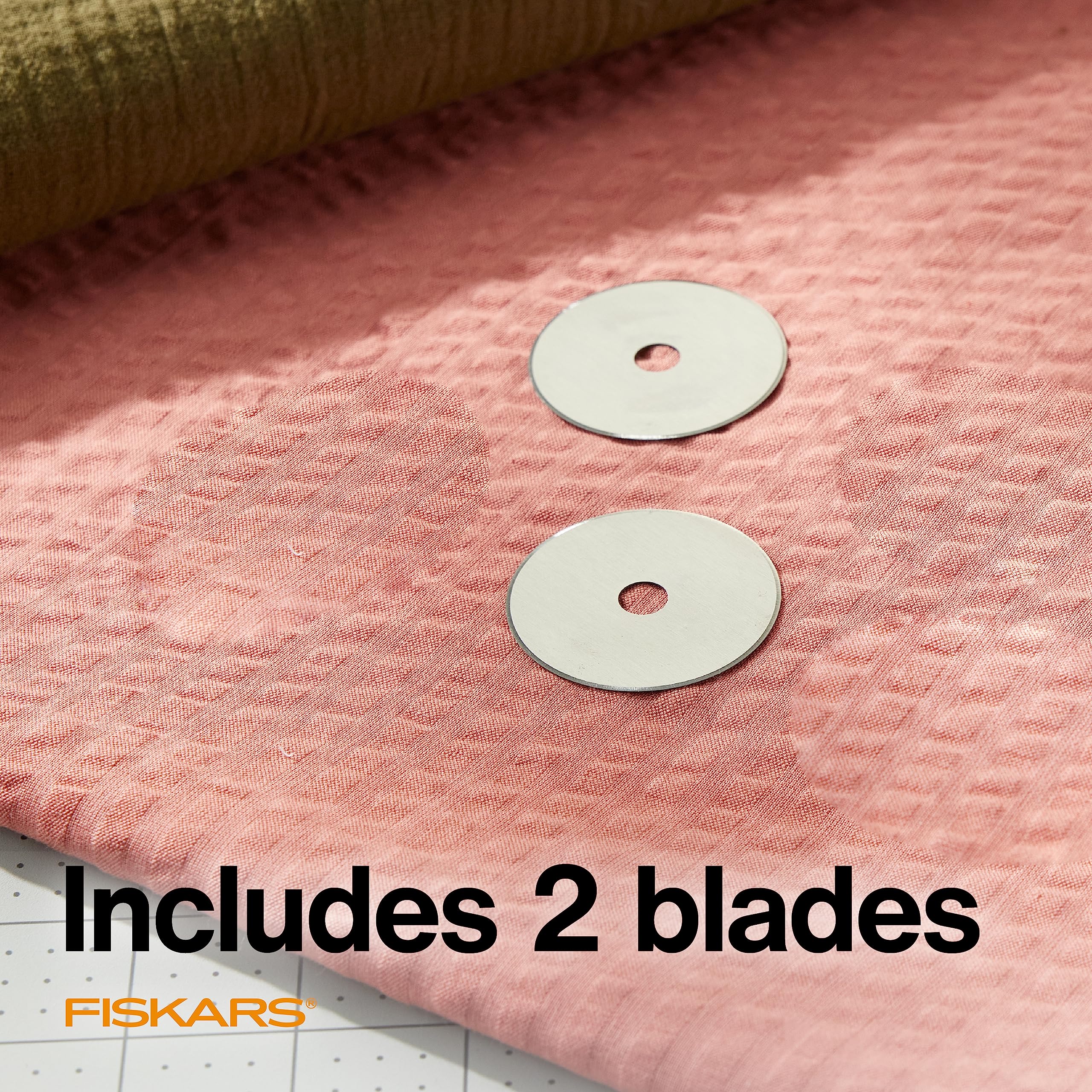 Fiskars 45mm Titanium Rotary Blades (2 Pack) - Rotary Cutter Blade Replacement - Crafts, Sewing, and Quilting Projects - Grey
