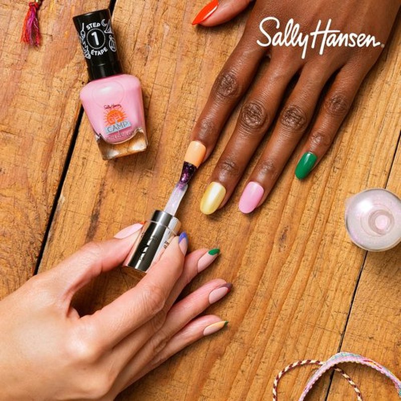 Sally Hansen Miracle Gel™, Summer Camp Campfire Song, Long Lasting, Gel-Like Formula, No UV Lamp Needed, Red Nail Polish